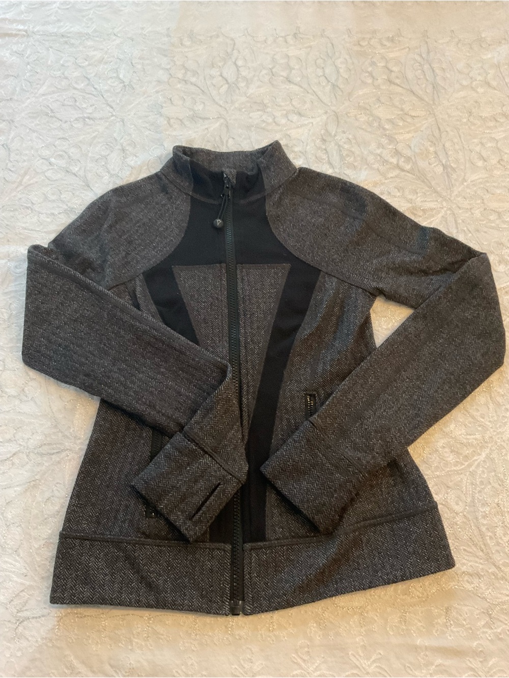 Ivivva Girls' Dark Gray Full-Zip Athletic Jacket with Black Panels Sz 10 - VGUC